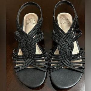 Pretty black sandals
